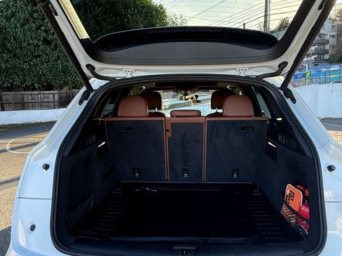 Used 2021 Audi Q5 2.0T Premium Plus w/ Premium Plus Package image 12