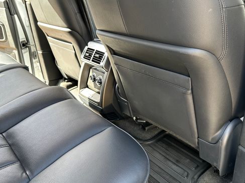Used 2012 Land Rover Range Rover HSE AWD/4WD image 17