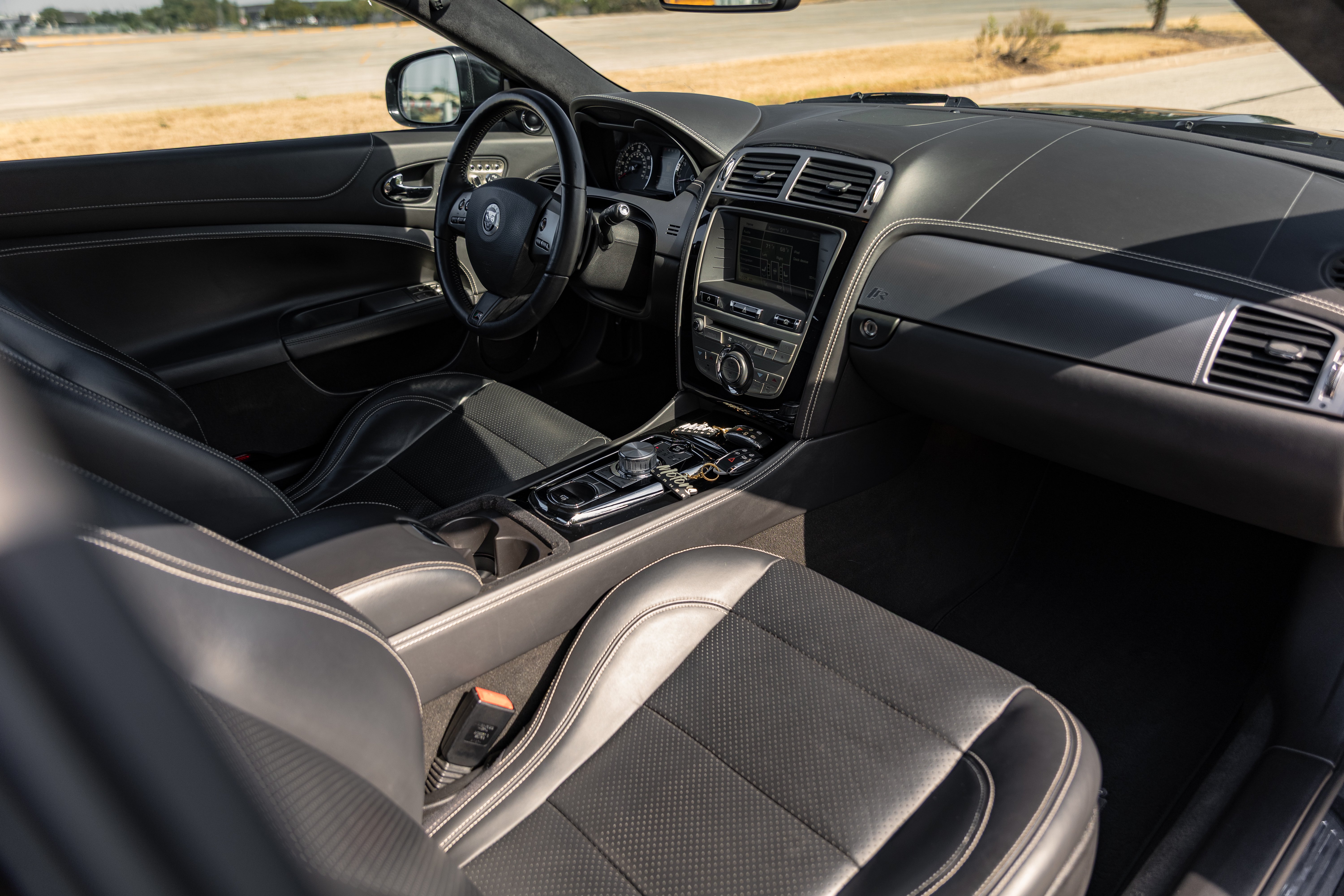 Used 2011 Jaguar XK R RWD image 12