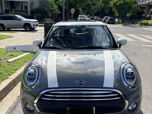 Used 2019 MINI Cooper 2-Door Hardtop w/ Premium Package FWD image 9