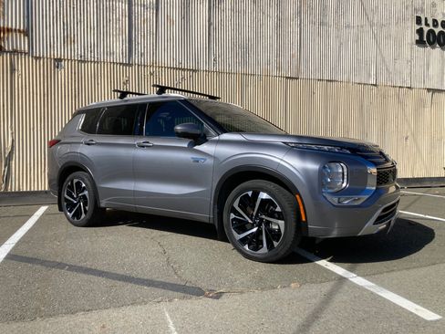 Used 2023 Mitsubishi Outlander SEL image 28