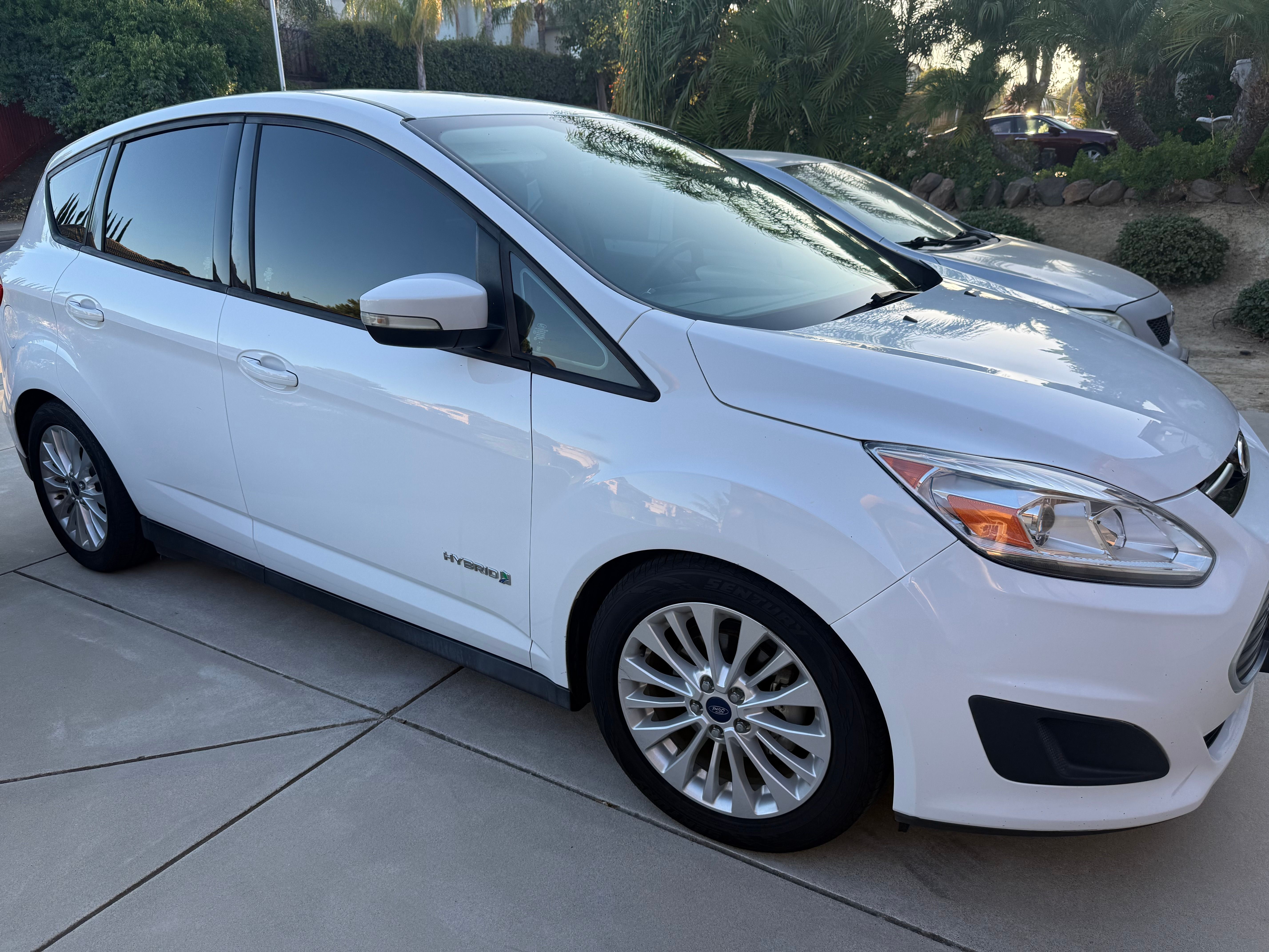Used 2018 Ford C-MAX SE FWD image 1