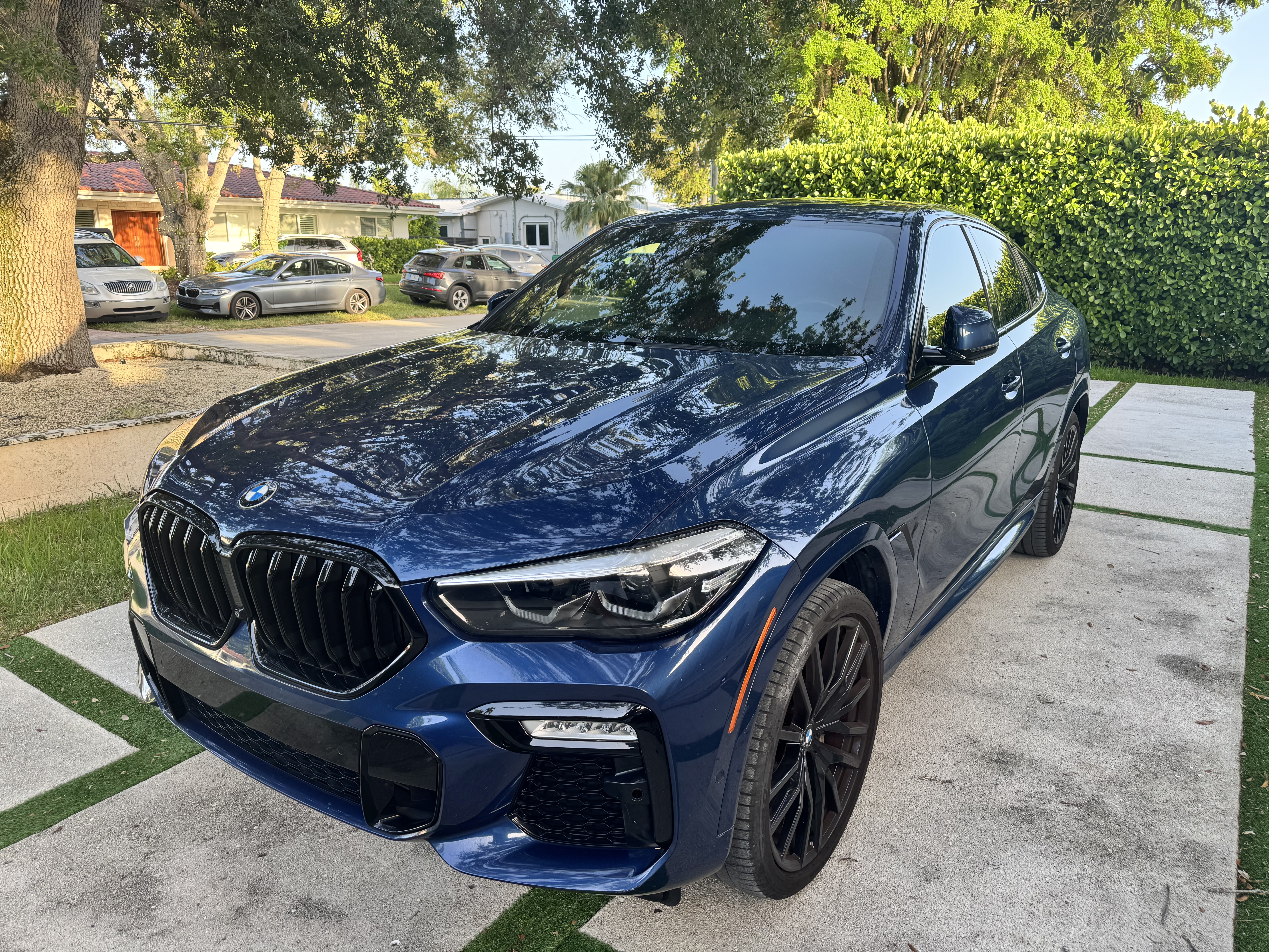Used 2021 BMW X6 sDrive40i w/ M Sport Package RWD image 1