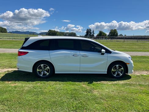 Used 2018 Honda Odyssey Touring image 5