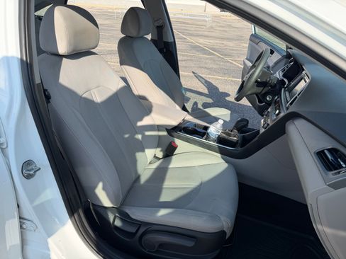 Used 2019 Hyundai Sonata SE FWD image 14