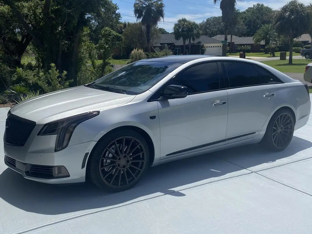 Used 2018 Cadillac XTS Luxury FWD image 1