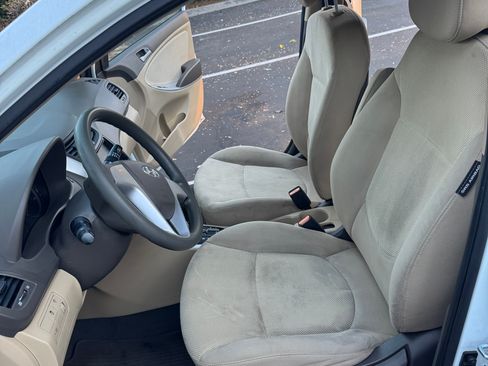 Used 2013 Hyundai Accent GLS image 4