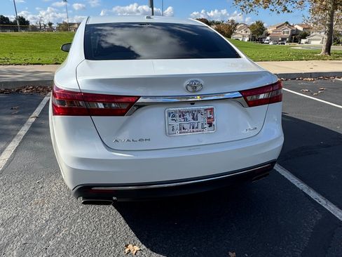 Used 2016 Toyota Avalon XLE image 5