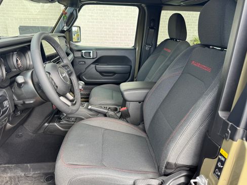 Used 2025 Jeep Wrangler Rubicon w/ Steel Bumper Group image 12