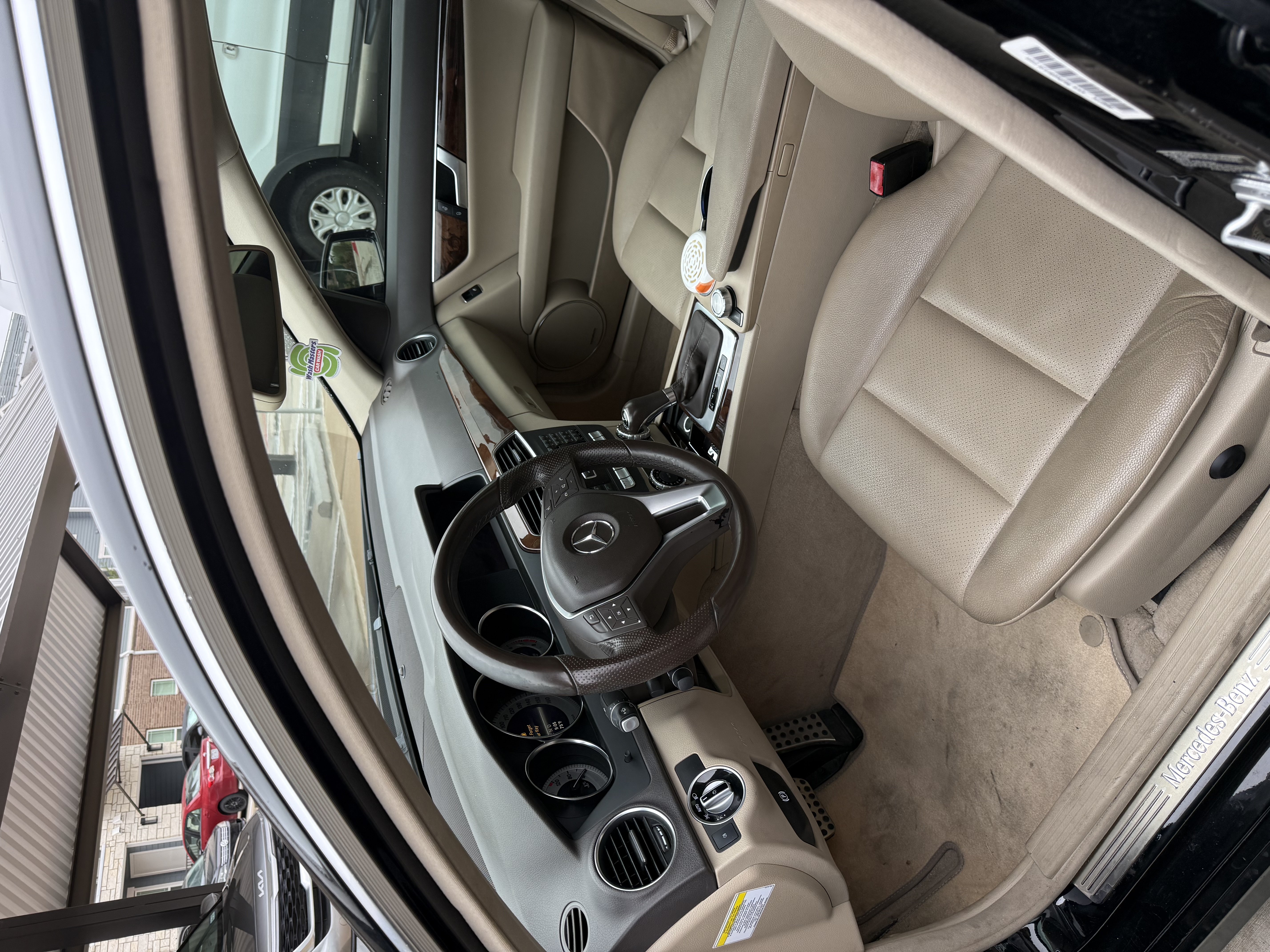 Used 2013 Mercedes-Benz C 250 Sedan image 8