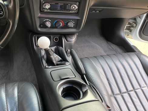 Used 2000 Chevrolet Camaro Z28 w/ SS Performance/Appearance Pkg image 18