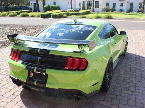Used 2020 Ford Mustang Shelby GT500 w/ Carbon Fiber Track Pack image 9