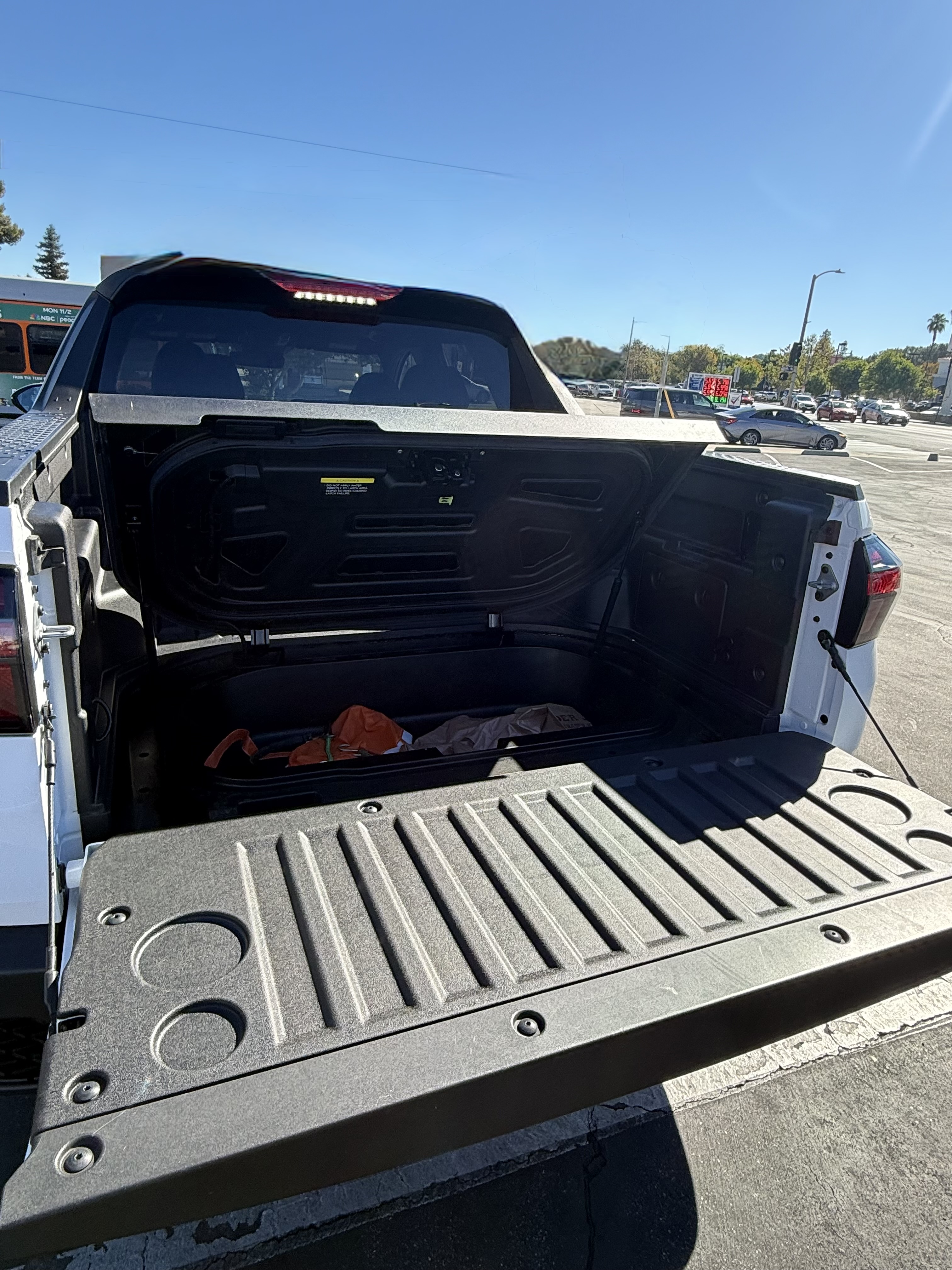 Used 2025 Hyundai Santa Cruz SEL FWD image 6