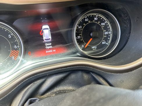 Used 2015 Jeep Cherokee Limited image 5