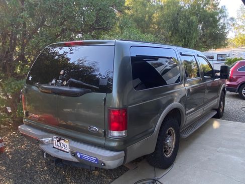 Used 2000 Ford Excursion Limited RWD image 2