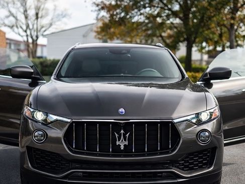 Used 2021 Maserati Levante image 1