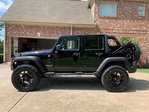 Used 2014 Jeep Wrangler Unlimited Sport w/ Quick Order Package 24S AWD/4WD image 10