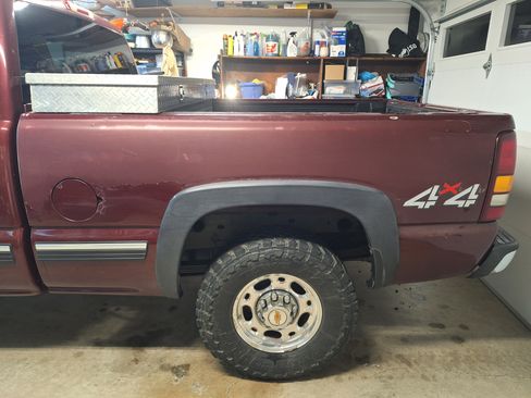 Used 2000 Chevrolet Silverado 2500 LS image 9