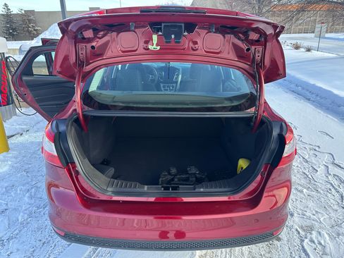 Used 2014 Ford Focus SE w/ SE Winter Package image 17