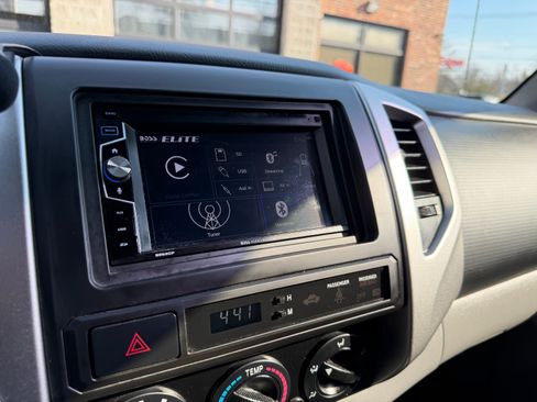 Used 2014 Toyota Tacoma 4x4 Double Cab w/ TRD Sport Package image 11