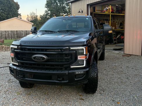 Used 2022 Ford F350 Lariat w/ Tremor Off-Road Package AWD/4WD image 2