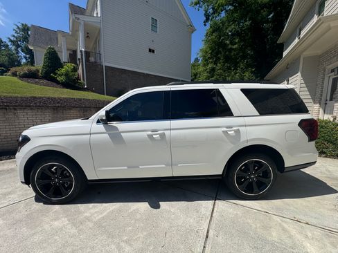 Used 2024 Ford Expedition Limited RWD image 4