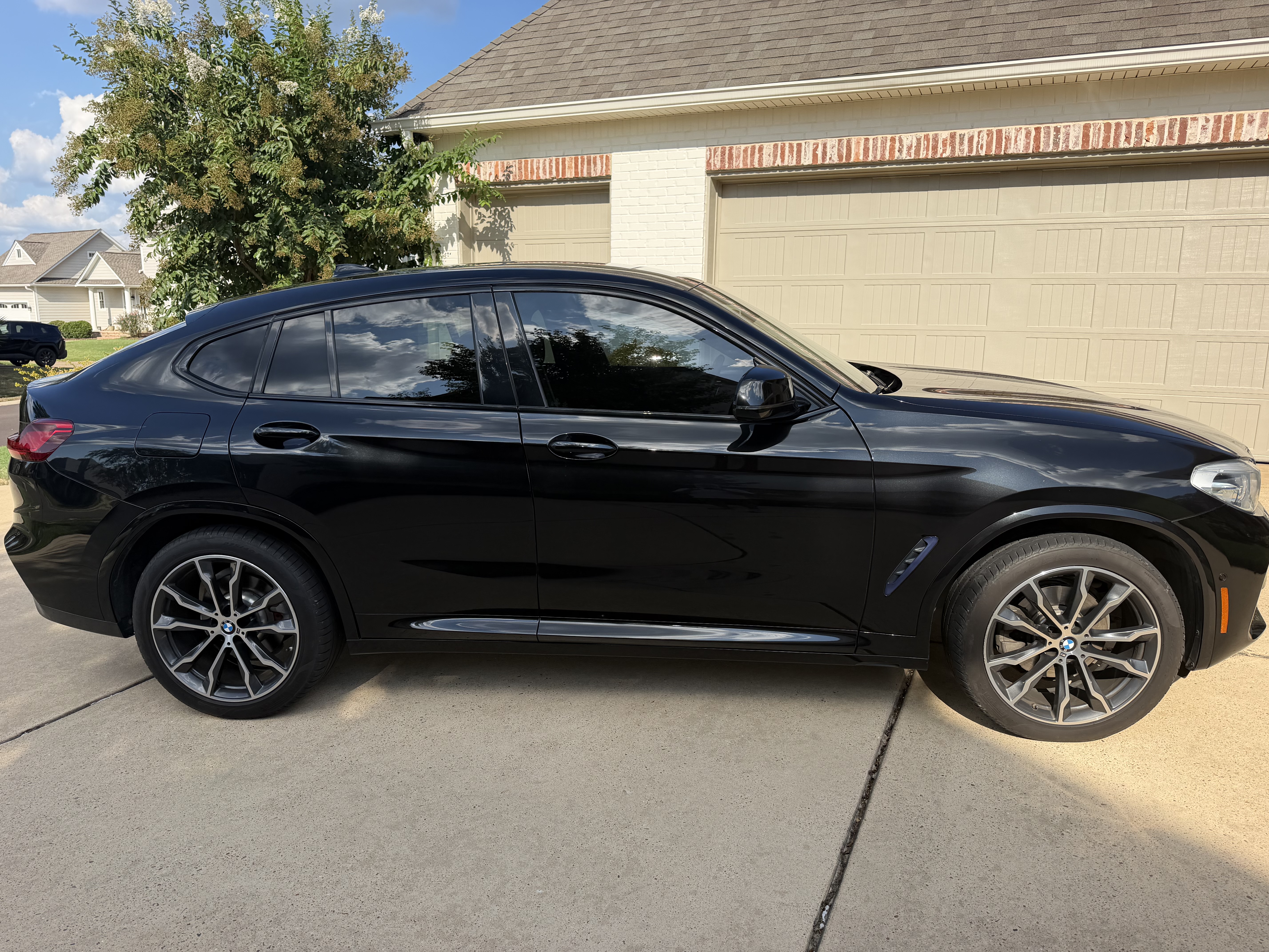 Used 2019 BMW X4 xDrive30i w/ M Sport Package 2 AWD/4WD image 13