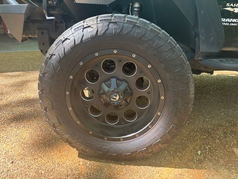 Used 2014 Jeep Wrangler Unlimited Sahara w/ Dual Top Group image 8