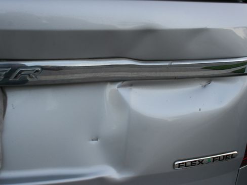 Used 2015 Ford Explorer XLT w/ Equipment Group 202A image 13