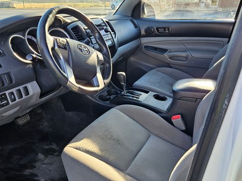 Used 2012 Toyota Tacoma PreRunner image 9