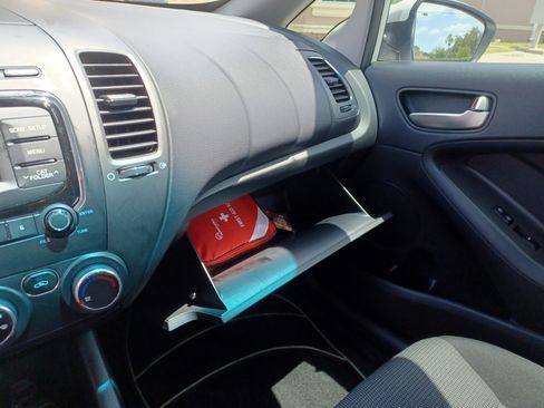 Used 2017 Kia Forte LX image 19