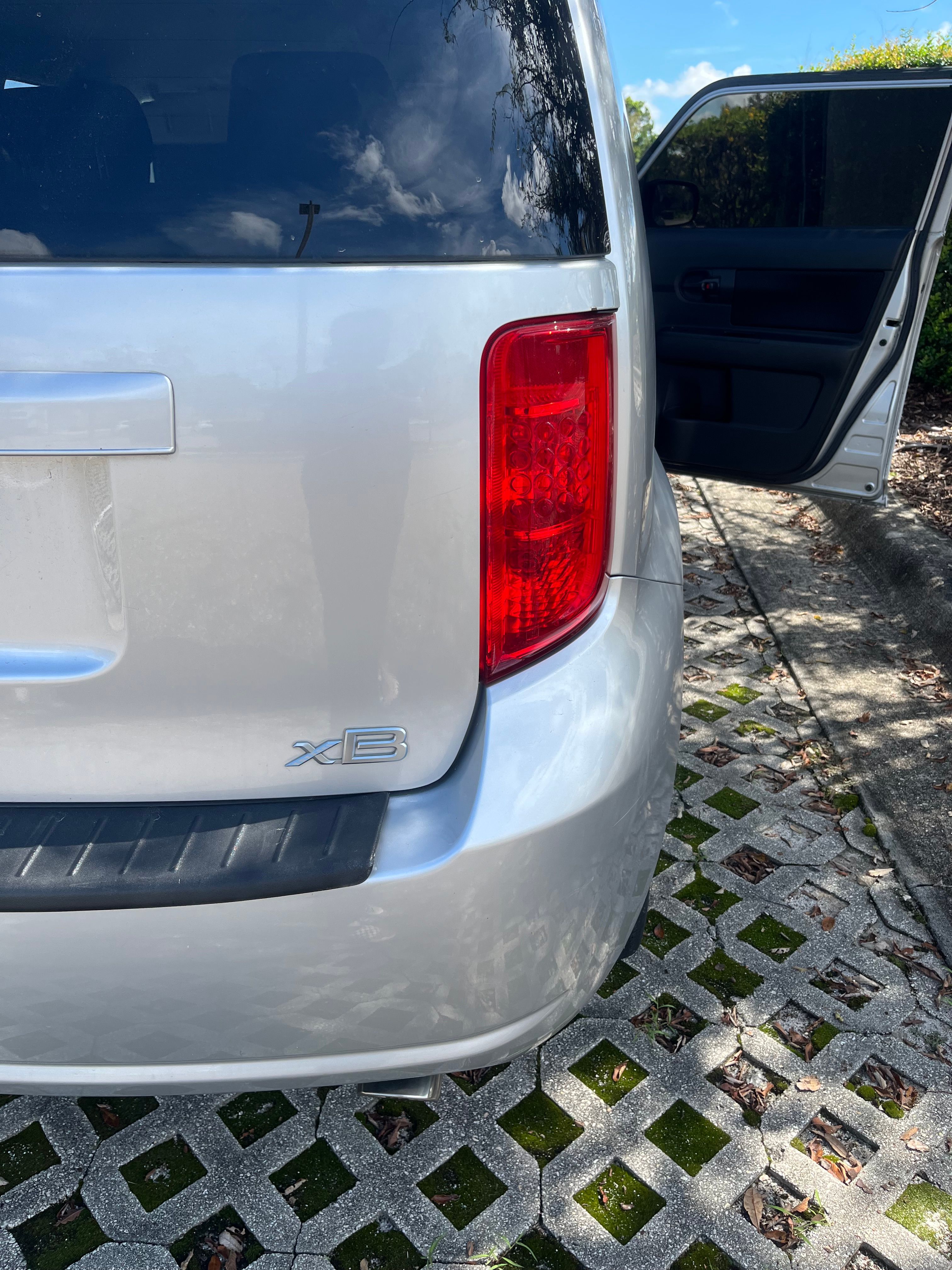 Used 2010 Scion xB FWD image 16