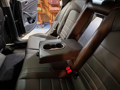 Used 2024 Volkswagen Jetta SE w/ Panoramic Sunroof Package image 12