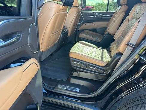 Used 2021 Cadillac Escalade Premium Luxury w/ LPO, Radiant Package image 6
