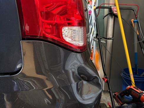 Used 2015 Dodge Grand Caravan SE image 12