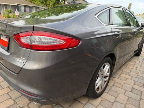 Used 2013 Ford Fusion SE FWD image 6