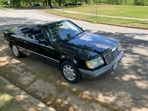 Used 1994 Mercedes-Benz E 320 Convertible image 12