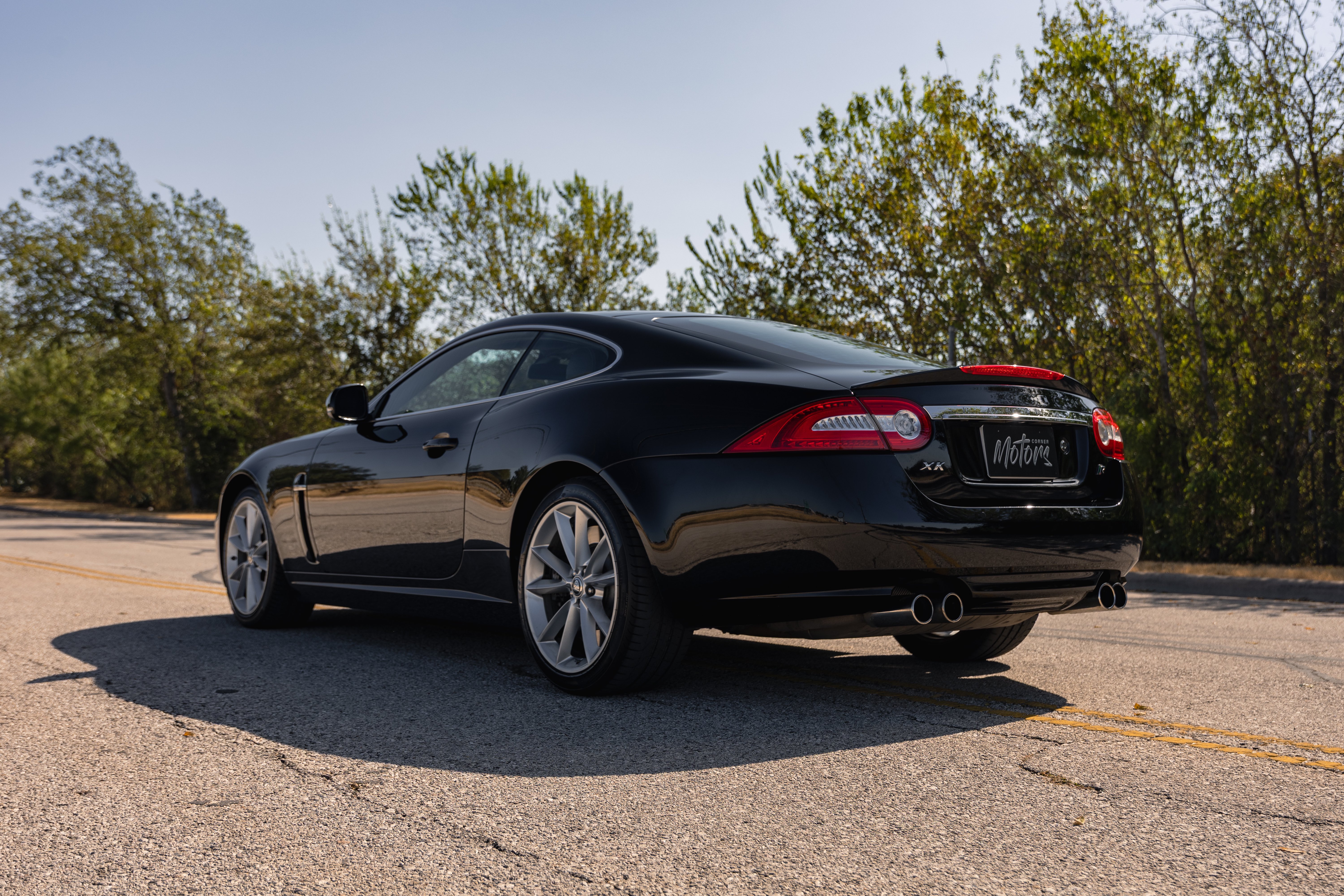 Used 2011 Jaguar XK R RWD image 9