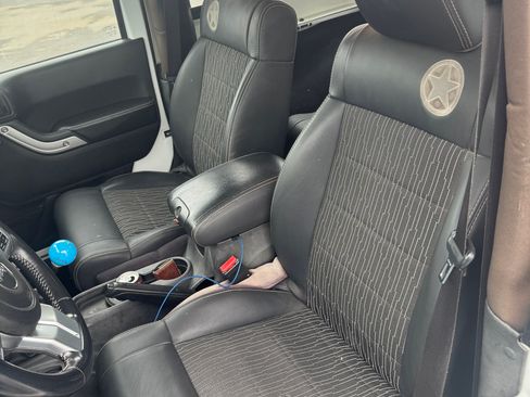 Used 2012 Jeep Wrangler Sport image 12