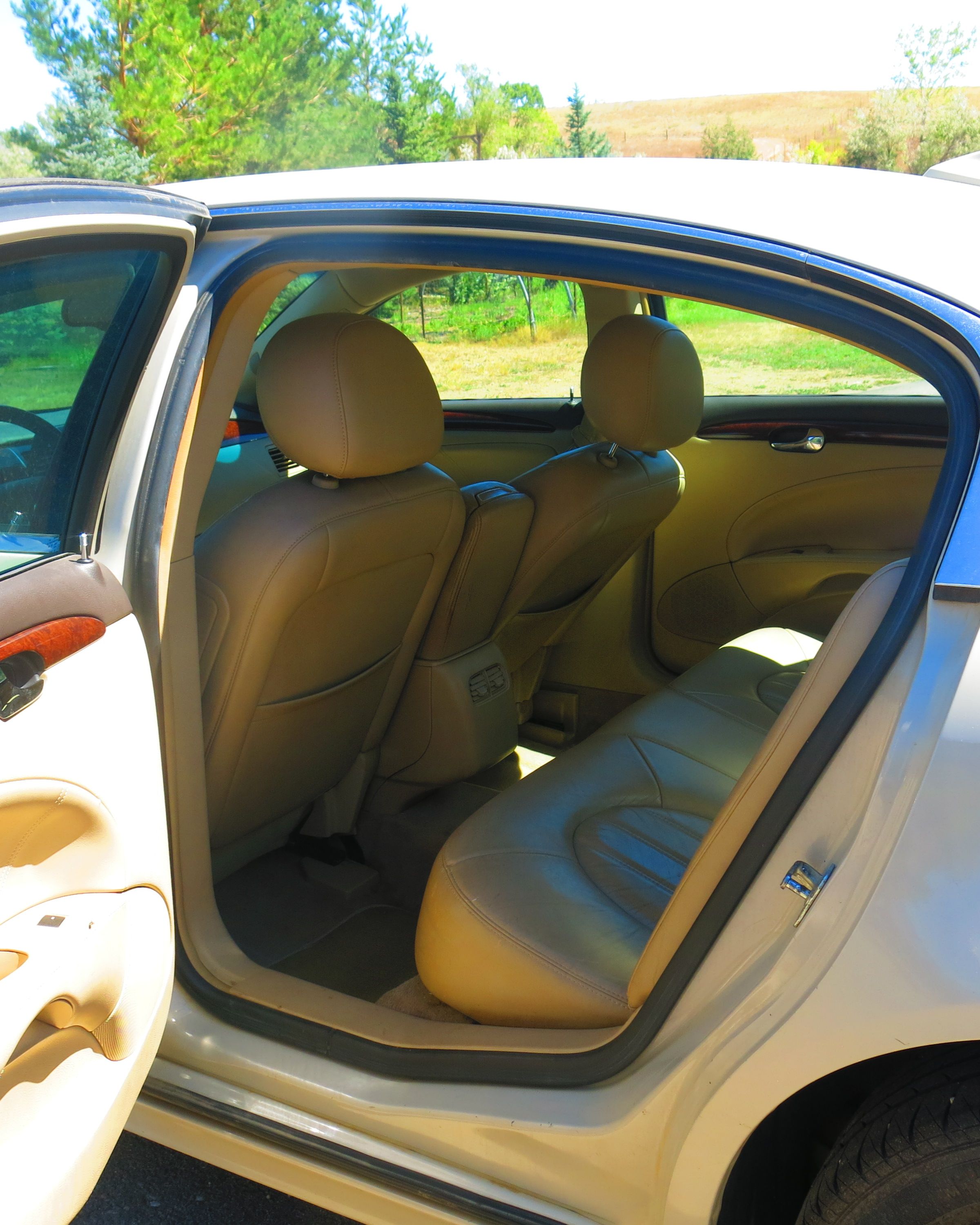Used 2010 Buick Lucerne CXL FWD image 9