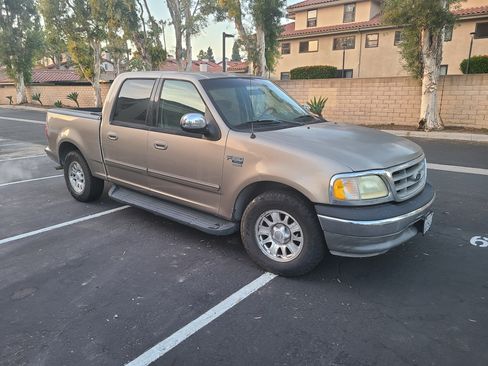 Used 2002 Ford F150 2WD SuperCrew image 4