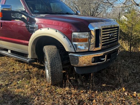 Used 2010 Ford F250 Lariat image 9