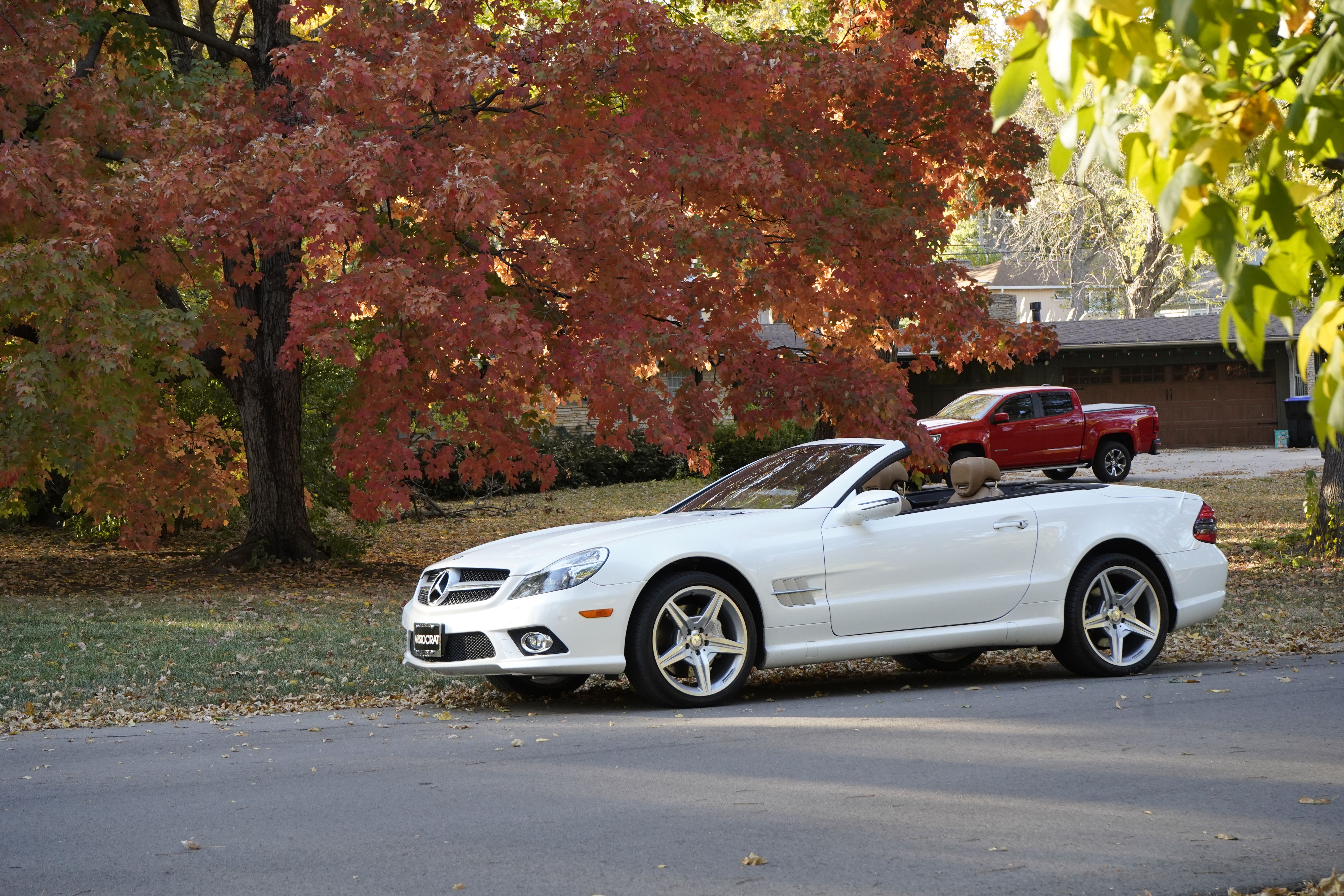 Used 2011 Mercedes-Benz SL 550 image 11