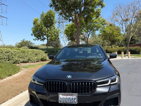 Used 2022 BMW 530i w/ M Sport Package RWD image 4