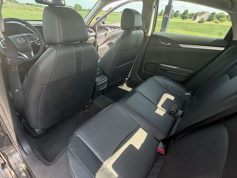 Used 2016 Honda Civic Touring image 19