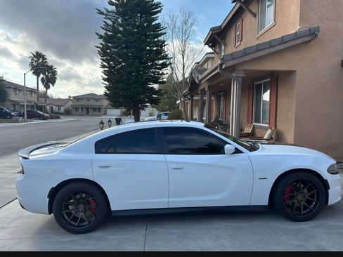 Used 2016 Dodge Charger R/T image 10