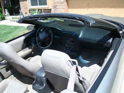 Used 2001 Chevrolet Camaro Z28 w/ SS Performance/Appearance Pkg RWD image 11