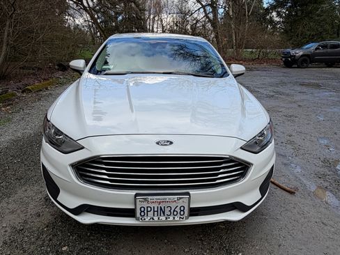Used 2020 Ford Fusion SE image 6