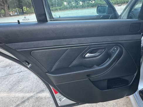 Used 2002 BMW 540i Sedan image 20