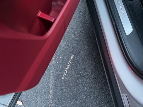 Used 2023 Porsche Cayenne Platinum Edition image 17